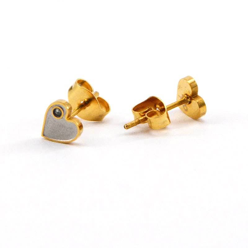 Amore Heart Stud Earrings - AMD COLLECTIVE