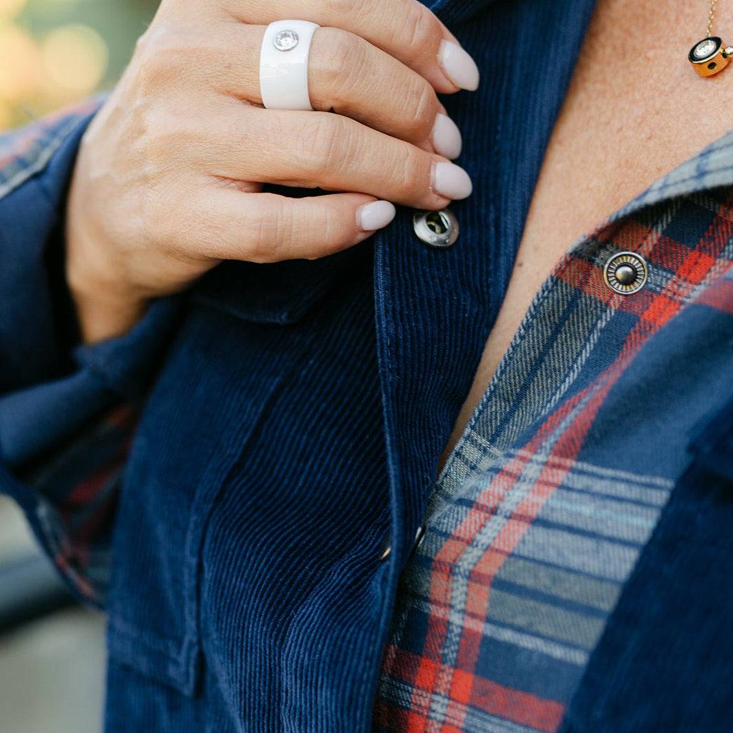 White Wide Ceramic Ring - AMD COLLECTIVE